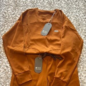 FIGS Women's Scrub Set in Rust Orange - NWT